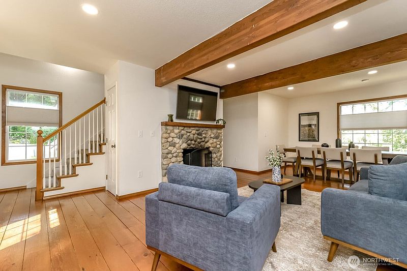 5th image of 15918 41st Street E