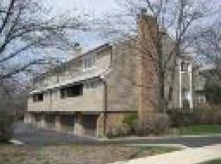 1152 Meadow Rd, Northbrook, IL