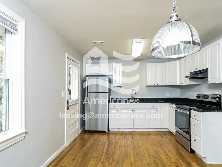 1744_010_kitchen_12801983.jpg
