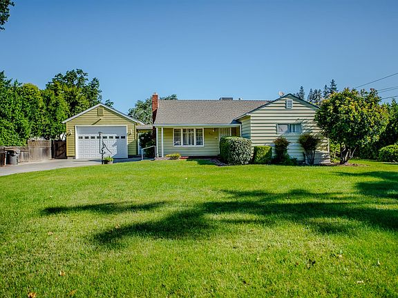 2nd image of 815 Woodland Ave