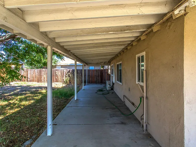 14993 Yucca Ave — Photo 4