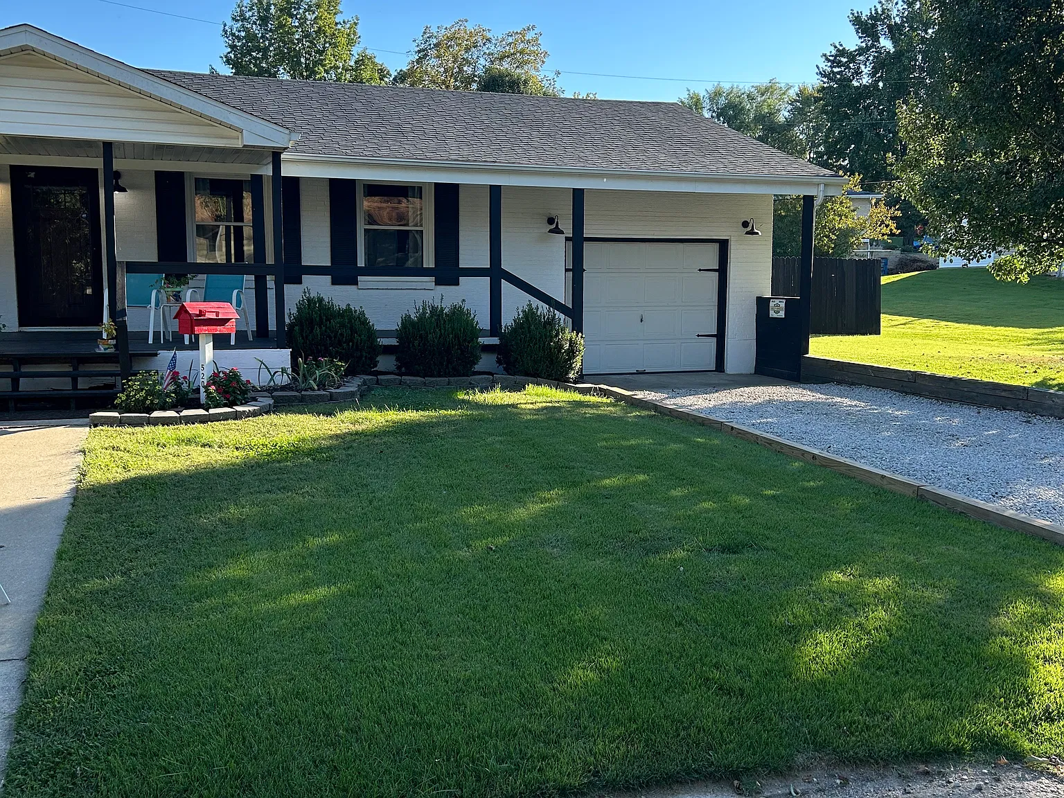 3 bed, 1222 sqft, $1,300 — Photo 2