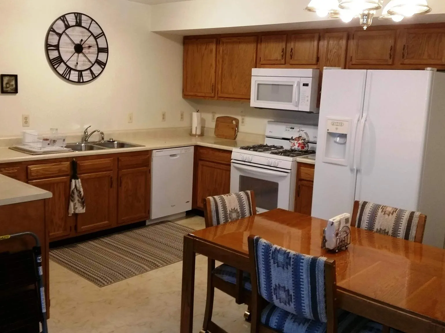 3 bed, 1.5 bath, 1200 sqft, $3,500 — Photo 4