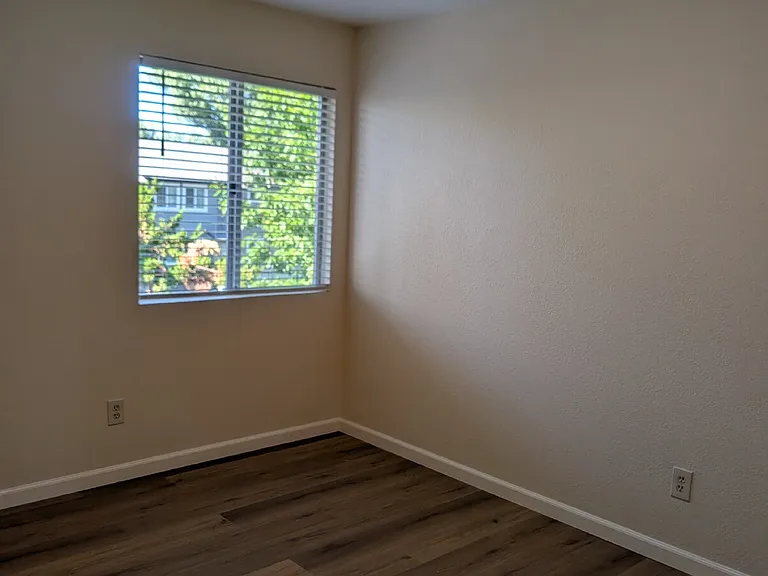 1365 Apollo Ave #E — Photo 10