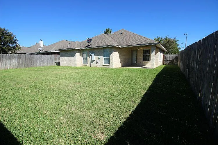 3744 Essen Loop — Photo 11