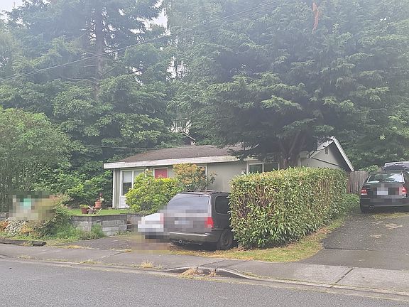 2nd image of 3805 Grand Ave