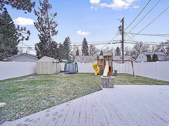 712 E 39th Ave — Photo 24
