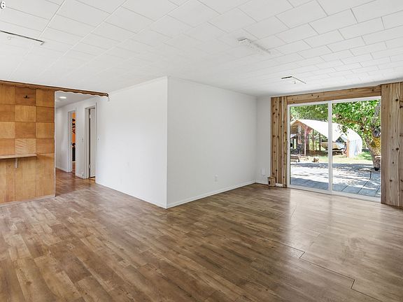 3rd image of 605 Kourt Dr