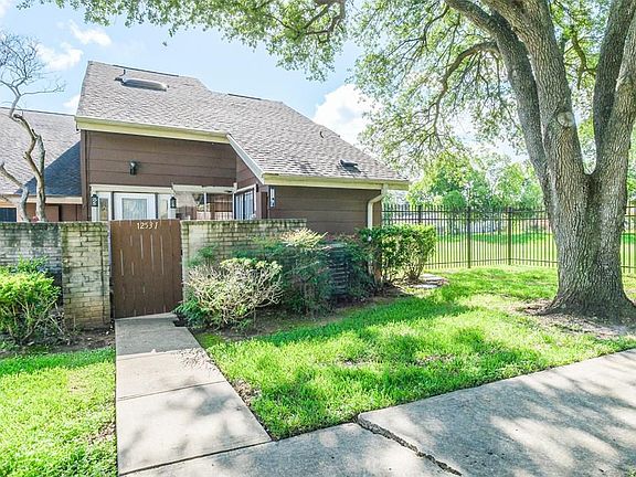 3rd image of 12531 Newbrook Dr