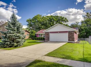 34 Greenridge Rd, Elgin, IL 60120