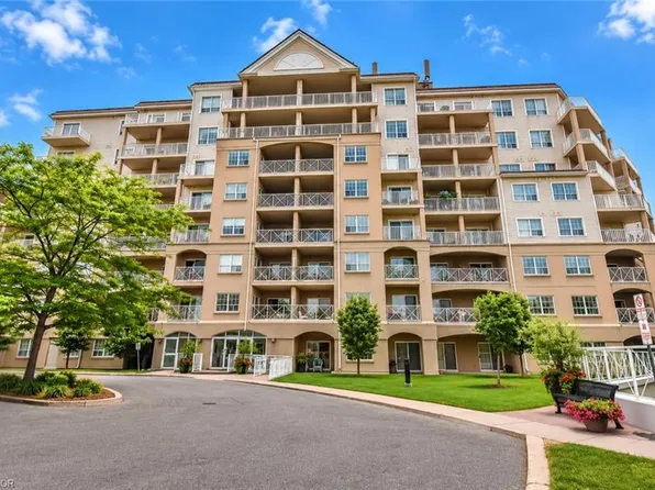 354 Atherley Rd #213, Orillia, ON L3V 0B8