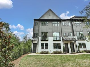229 Sutton Park Ln, Charlotte, NC 28211