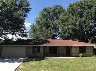 202 Woodhaven Rd, Centerville, GA 31028