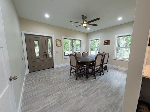 5th image of 380 N Hancock St