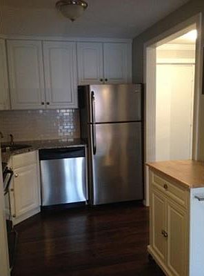 3rd image of 40 Fountain Ln APT 4