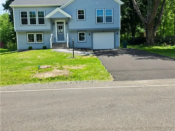 6648 Lakeside Rd, Ontario, NY 14519