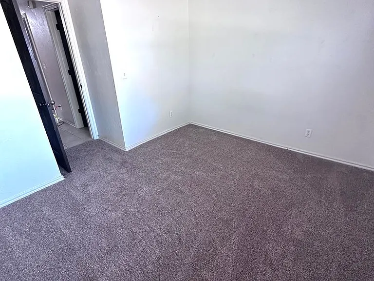 2508-2510 Leeds Ln — Photo 18