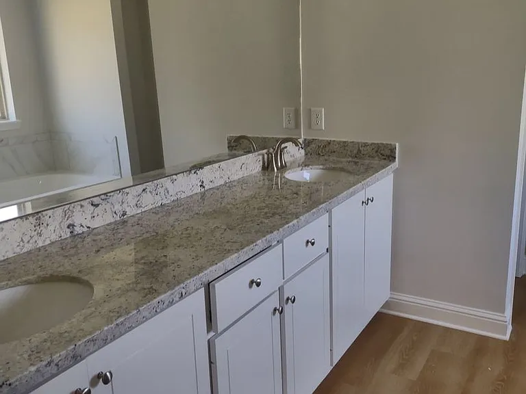576 Silver Hill Dr — Photo 13