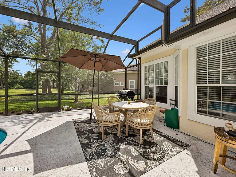 8342 Amherst Hills Ln — Photo 32