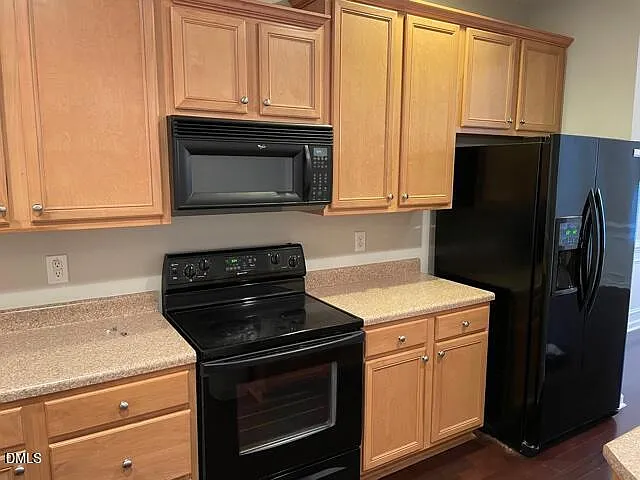 8835 Camden Park Dr — Photo 5
