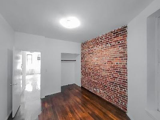 4th image of 216 E 90th St APT 2RW