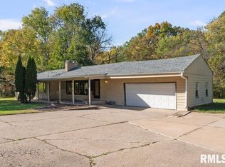 18378 Wells Ferry Rd, Bettendorf, IA 52722