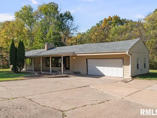 18378 Wells Ferry Rd, Bettendorf, IA 52722