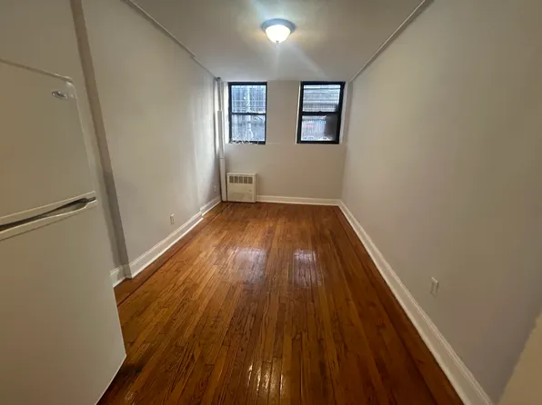 308 East 80th Street image 1 of 4