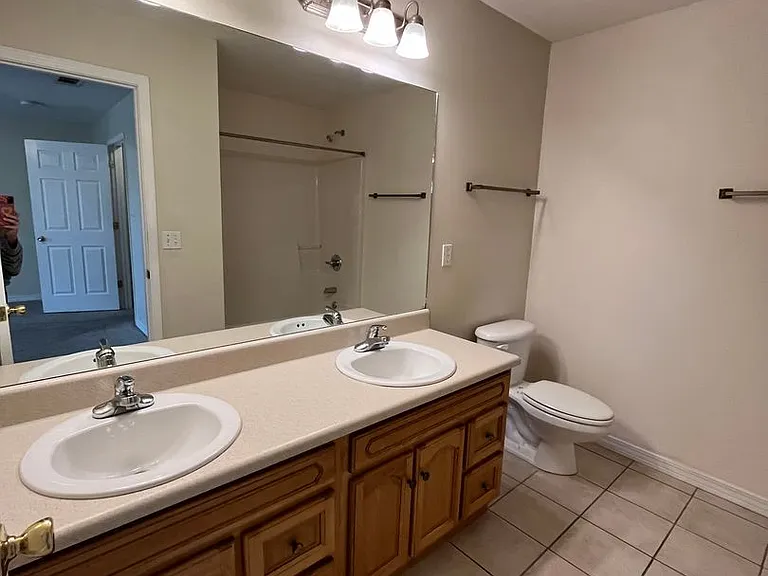 204 Johnson Ct — Photo 7
