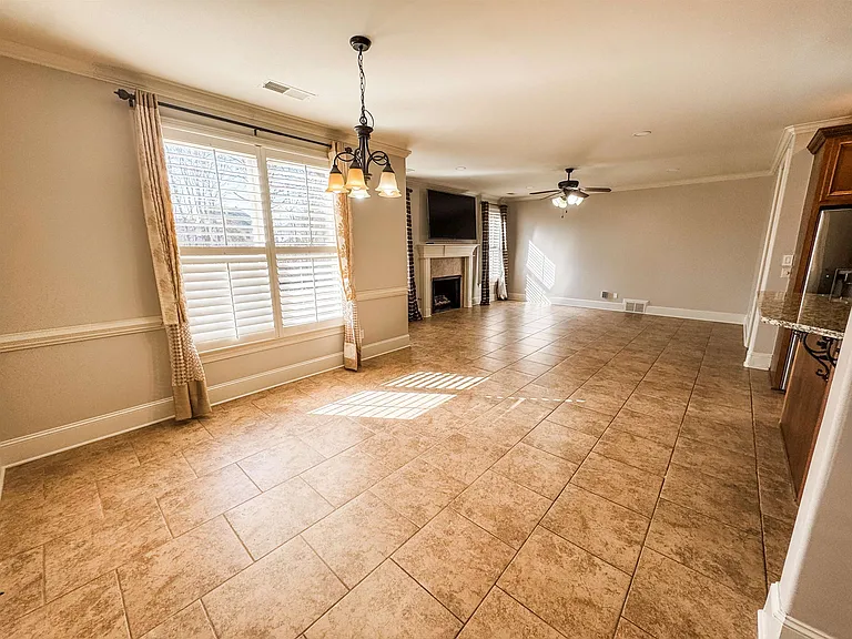 713 Briston Ln — Photo 5