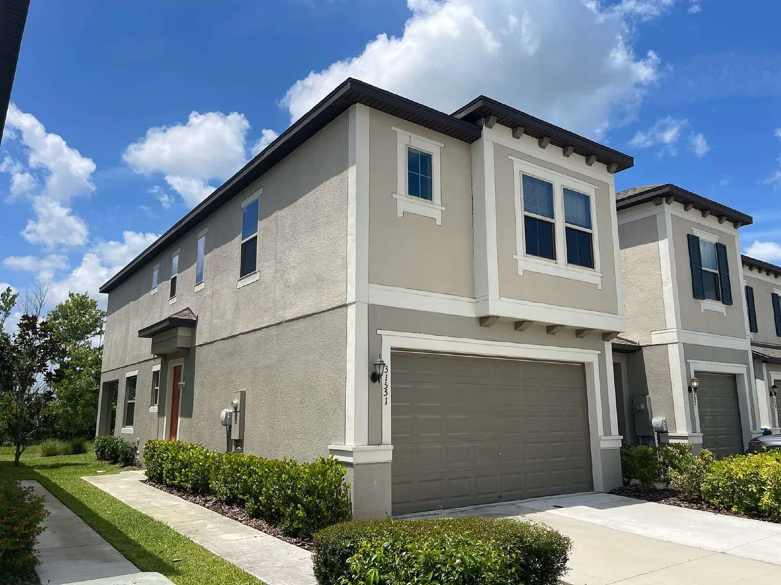 3 bed, 2.5 bath, 1807 sqft, $2,245 — Photo 2