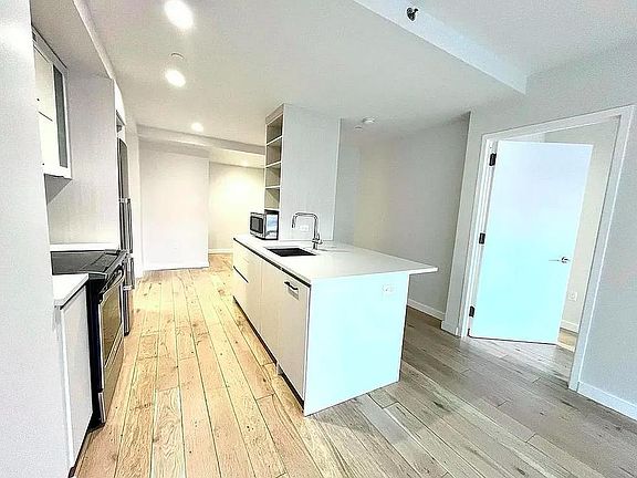 2nd image of 555 Waverly Ave APT 8M