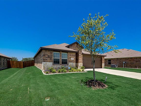 4th image of 908 Community Way