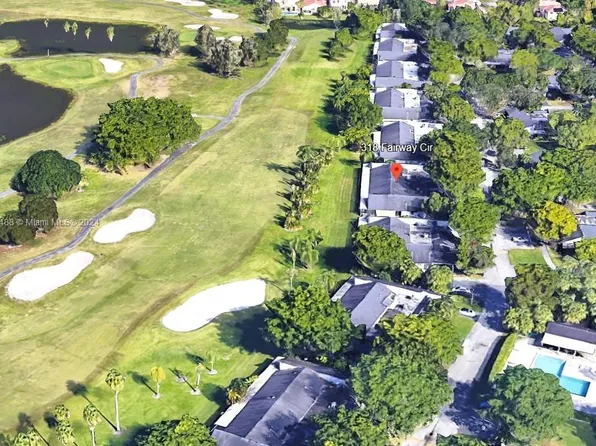 318 Fairway Cir #26, Weston, FL 33326
