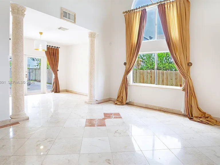 2657 SW 145th Ave — Photo 4
