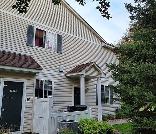3rd image of 467 Frederick Cir