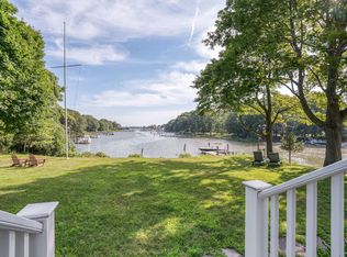 52 S Midway Rd, Shelter Island, NY 11964