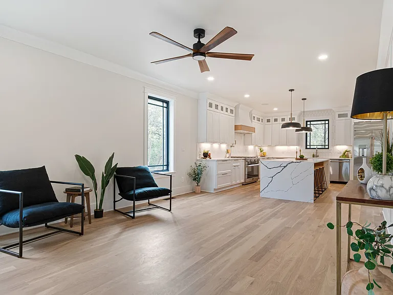 1240 Kenmore Pl — Photo 14