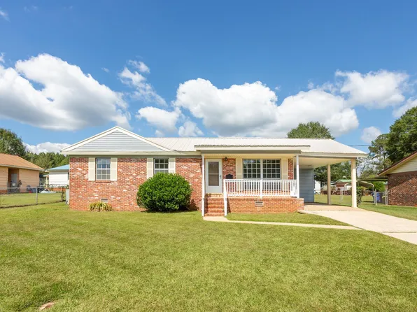 100 Shields Dr, Talladega, AL 35160