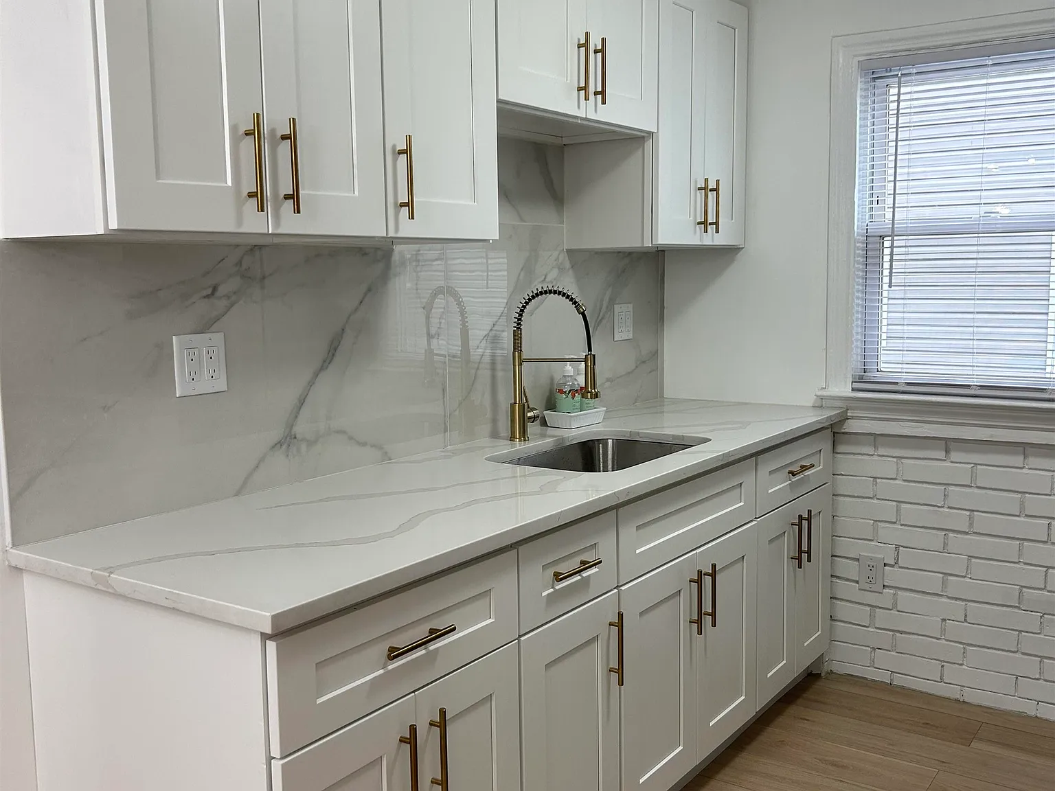 1 bed, 1.0 bath, $1,750 — Photo 2