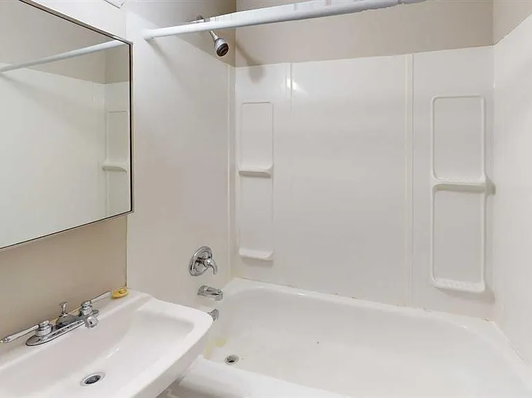 9926 105th Ave #104 — Photo 7