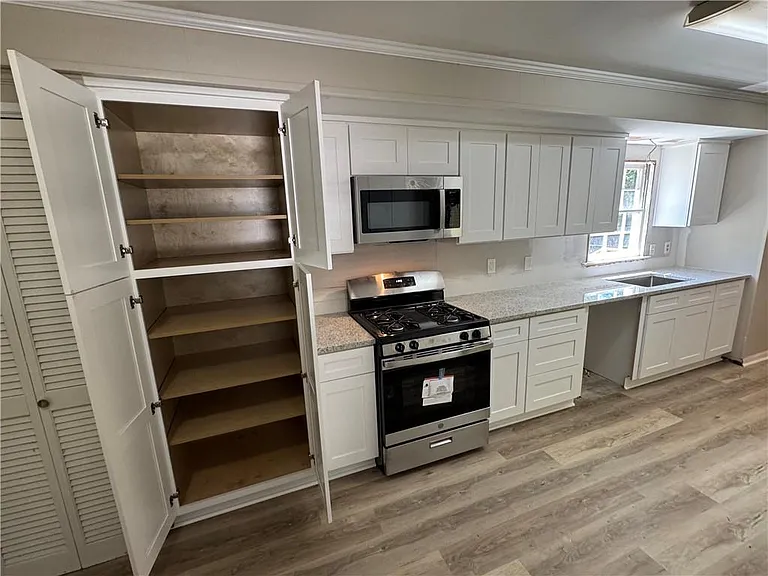 5594 Laurel Ln NW — Photo 8