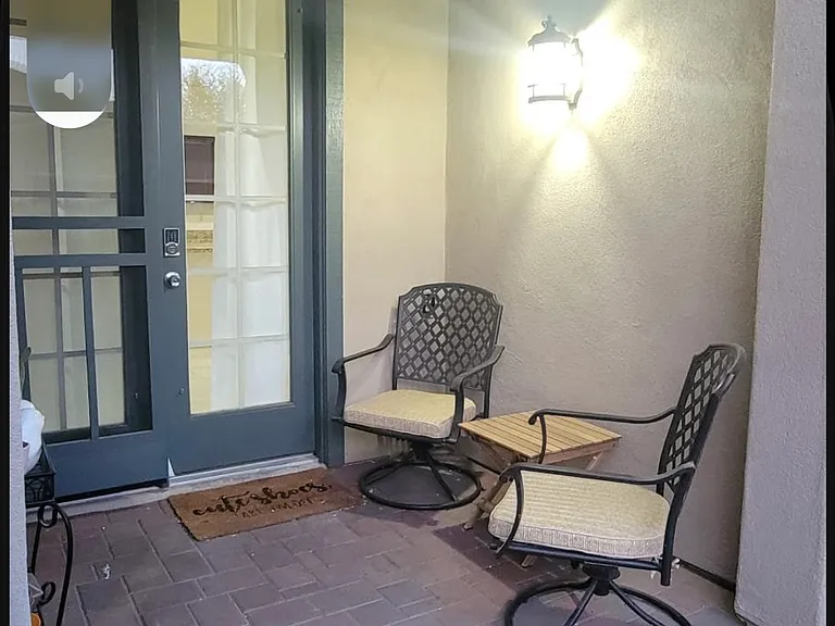 15257 W Old Oak Ln — Photo 13