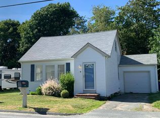 16 Seaview Ave, Fairhaven, MA 02719