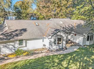 633 Maxfield Rd, Brighton, MI 48114