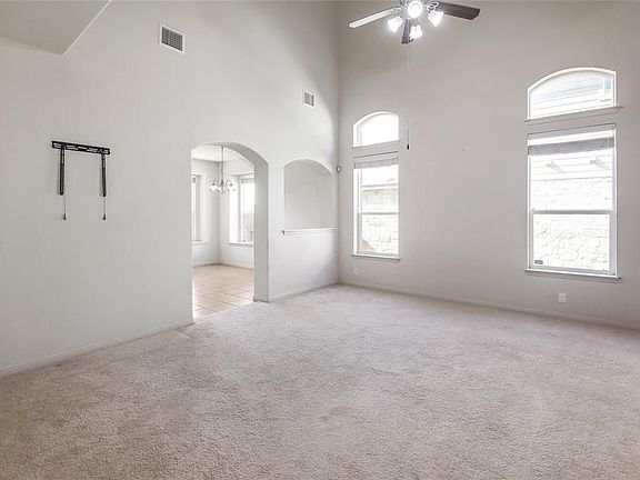 5th image of 2217 Nestlewood Dr