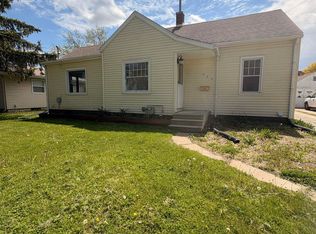 922 E Mitchell Ave, Waterloo, IA 50702