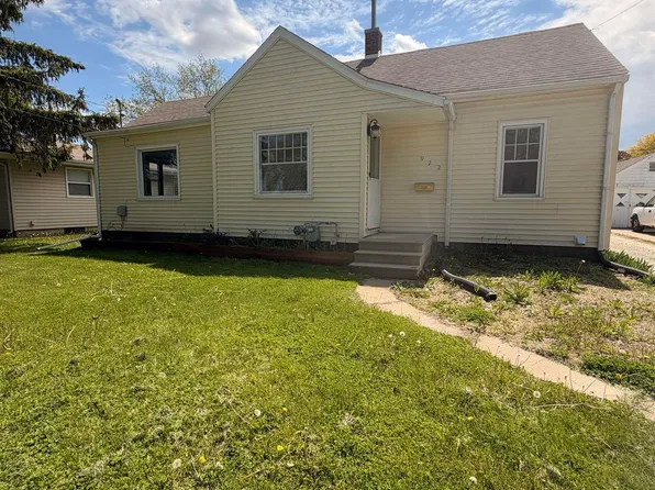 922 E Mitchell Ave, Waterloo, IA 50702