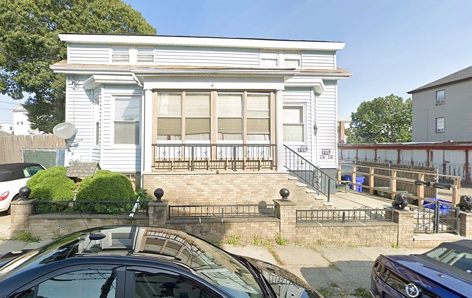 1st image of 116 Irving St