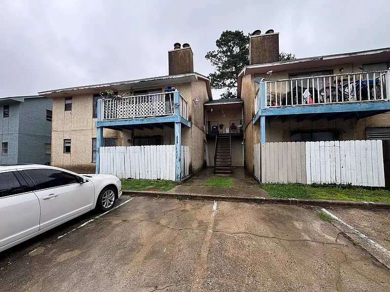3229 Hirschfield Rd #B — Photo 9